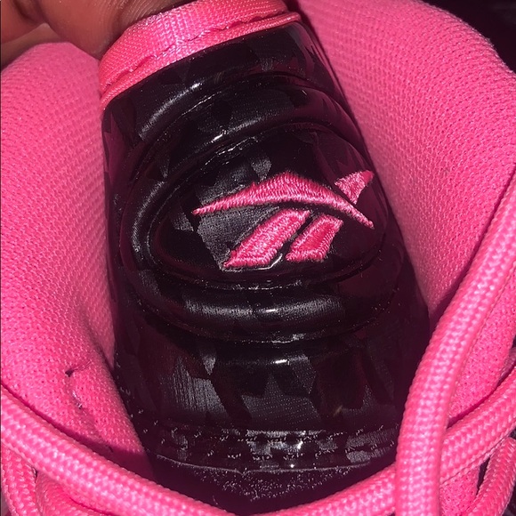 Reebok Questions - Picture 6 of 6